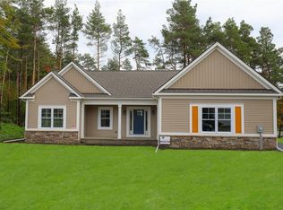 5521 Vardon Dr, Canandaigua, NY 14424