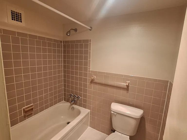 Claridge House — Photo 131