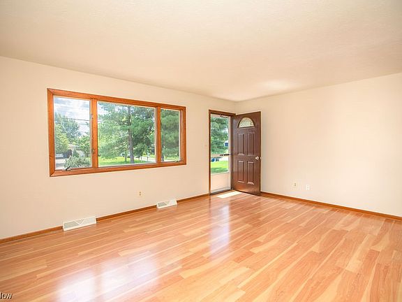 4th image of 212 Judita Dr