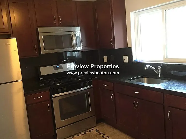 17 Oxford Cir #P — Photo 3