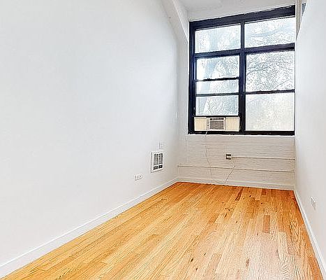 4th image of 59 Bogart St #210