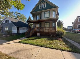 1122 Spring St, Michigan City, IN
