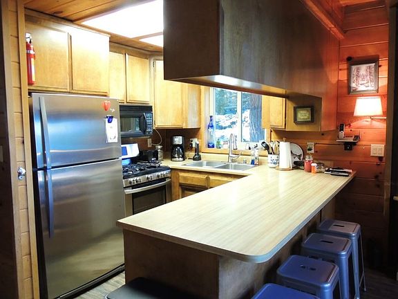 4th image of 552 Peninsula Dr