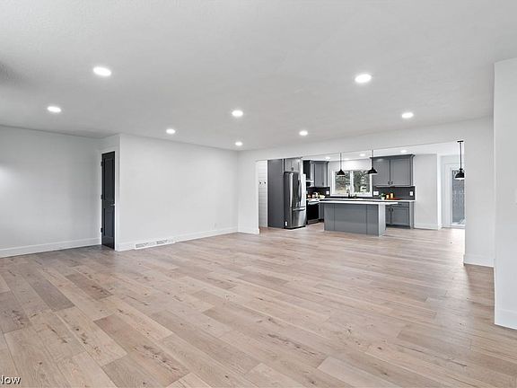 2nd image of 1109 Nelson Ave