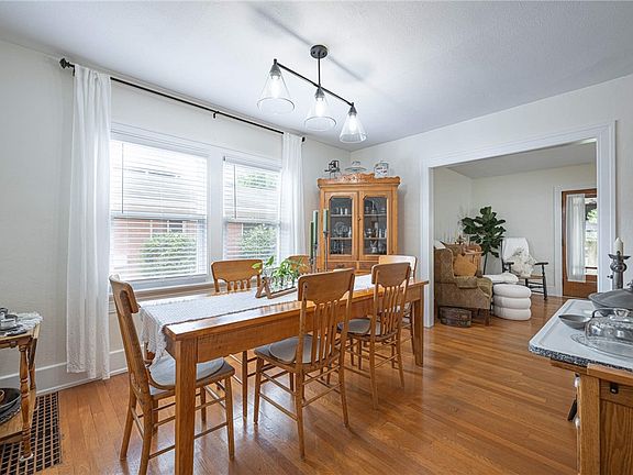 5th image of 236 Monteray Ave