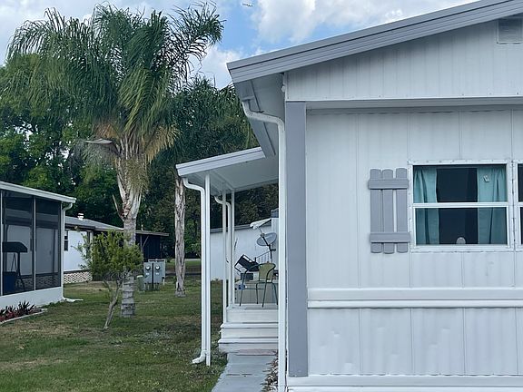 3rd image of 1527 Estate Dr #196