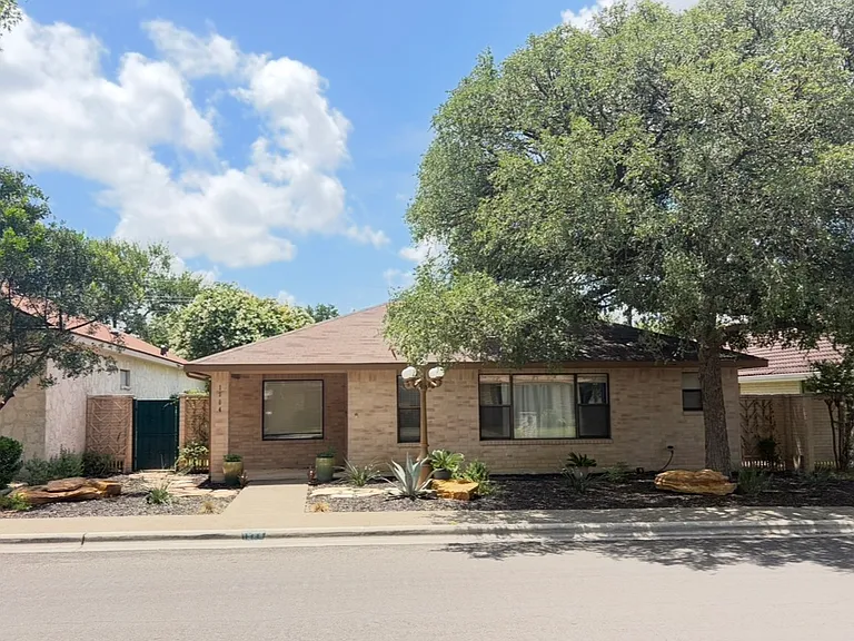 1504 Circle Oak Dr — Photo 1