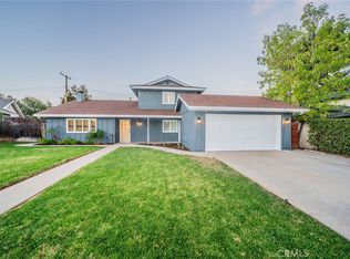 726 Robinhood Ln, Redlands, CA 92373