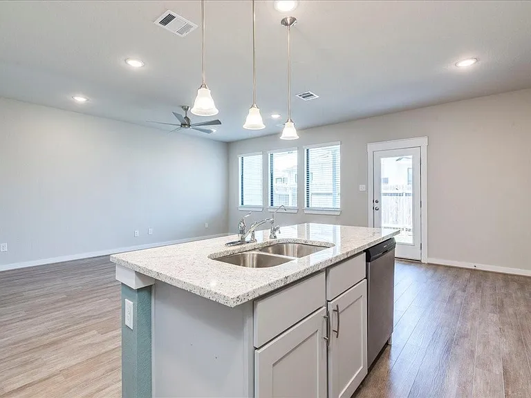 496 Fieldwood Dr #B — Photo 10