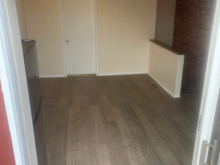 115 S Linwood Ave — Photo 15