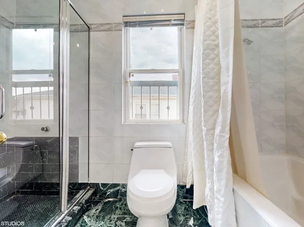 3832 Lyme Avenue image 13 of 29