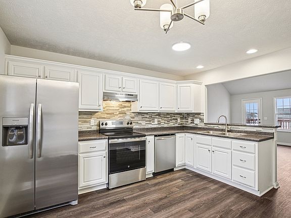 5th image of 205 Christine Dr