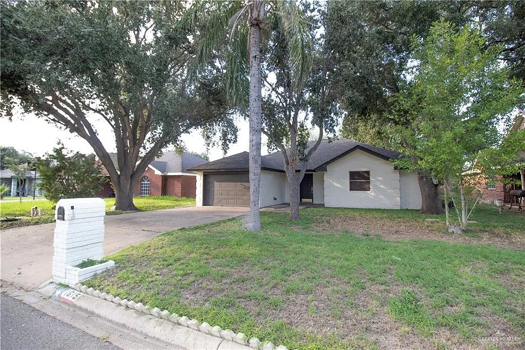 3 bed, 2.0 bath, 1582 sqft, $2,000 — Photo 4