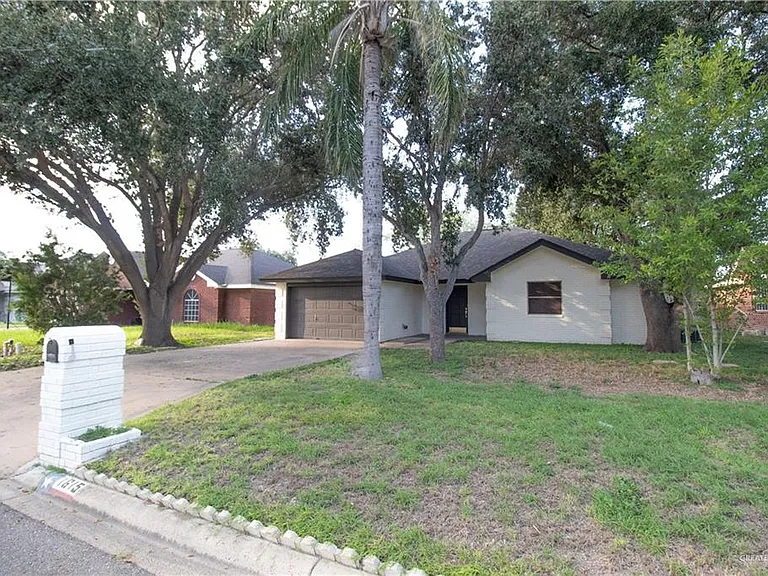 1615 Gloria Ann Dr — Photo 3