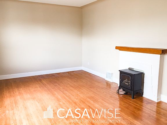 3rd image of 10622 124th St NW #6