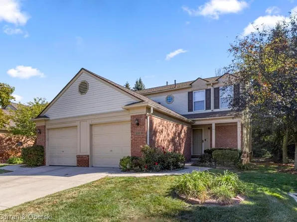 3099 Village Cir, Ann Arbor, MI 48108