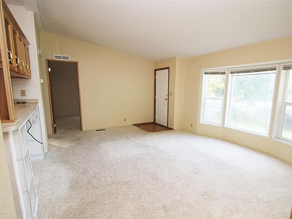 3rd image of 11910 E Mission Ave