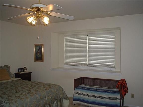5th image of 6045 Suzanne Ct
