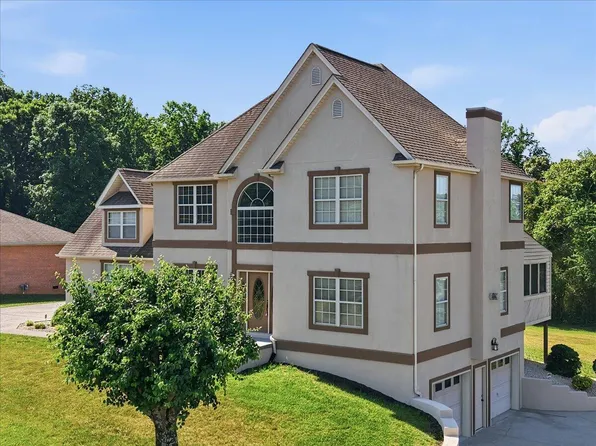 1035 E Brentwood Dr, Morristown, TN 37814
