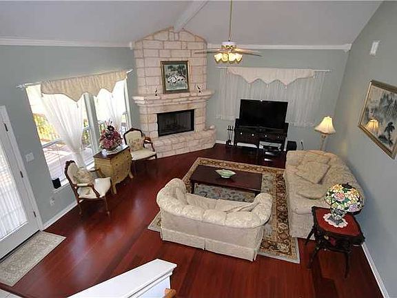 4th image of 1602 Blackjack Dr