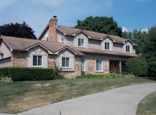 6308 Kings Pointe Cir, Grand Blanc, MI 48439