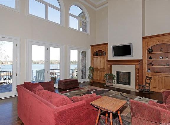 4th image of 9190 Sherbourne Ln #61