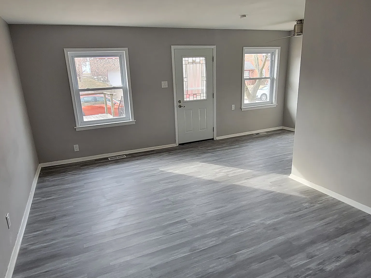 2 bed, 800 sqft, $1,600 — Photo 2