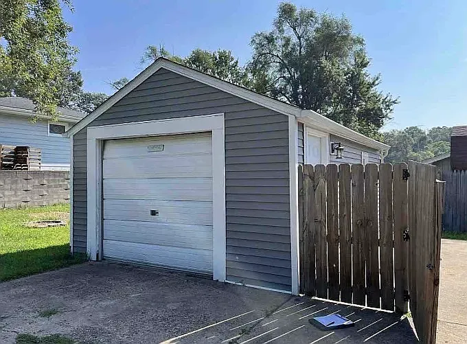 601 Golden Ave — Photo 6