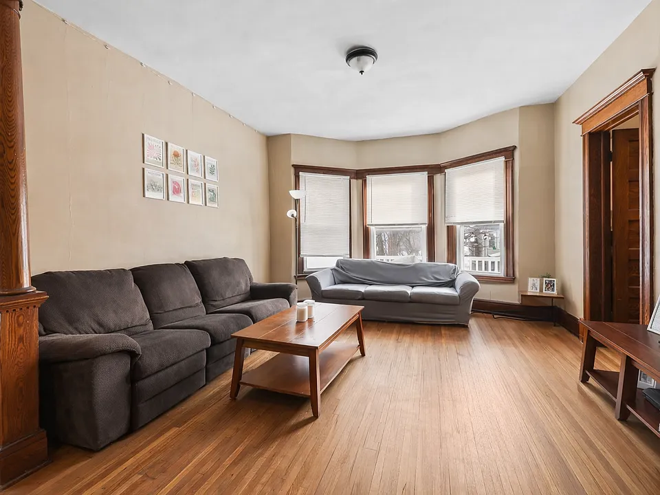 144 Blaine Ave #2