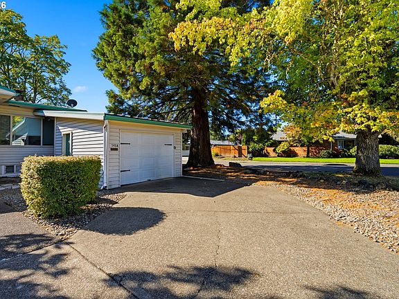 3rd image of 548 NW 18th St