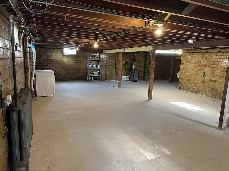 332 Avenue C — Photo 25