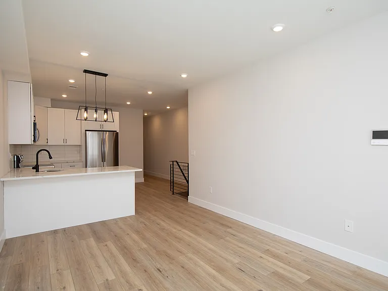 935 W Dauphin St #A — Photo 1