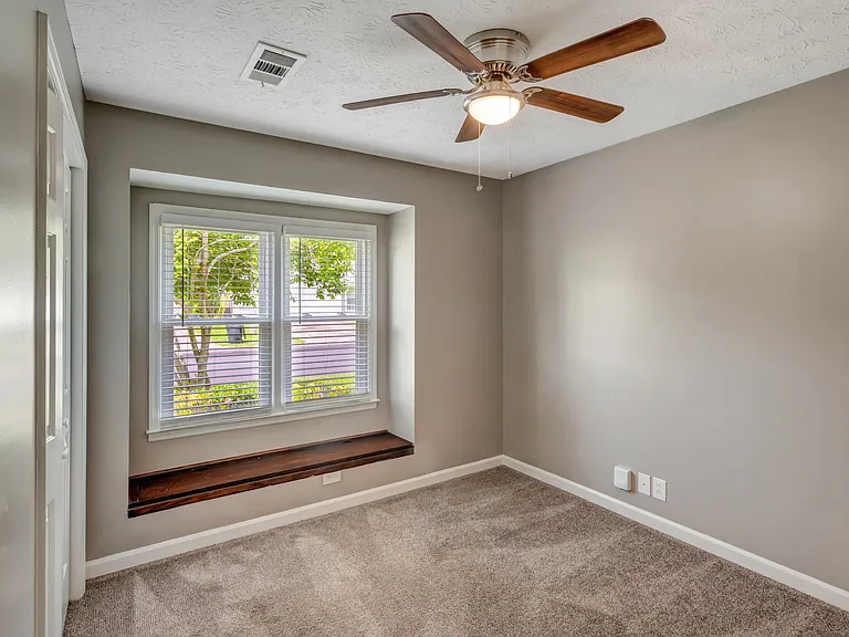 125 Agee Cir E — Photo 24
