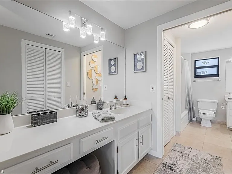 807 River Point Dr #102D — Photo 15