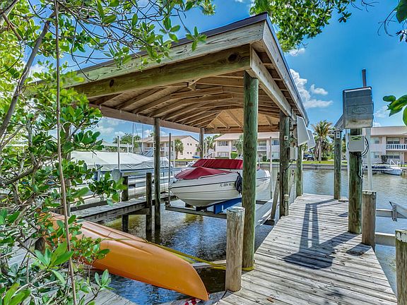 3rd image of 32 Marina Isles Blvd #2
