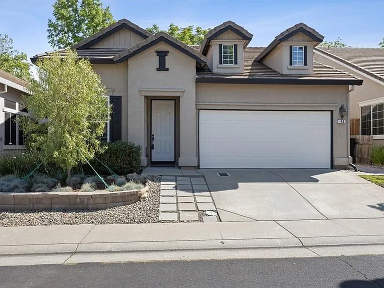46 Diggins Dr — Photo 1