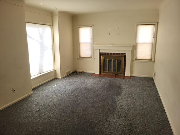 4th image of 1406 Houseman Ave NE