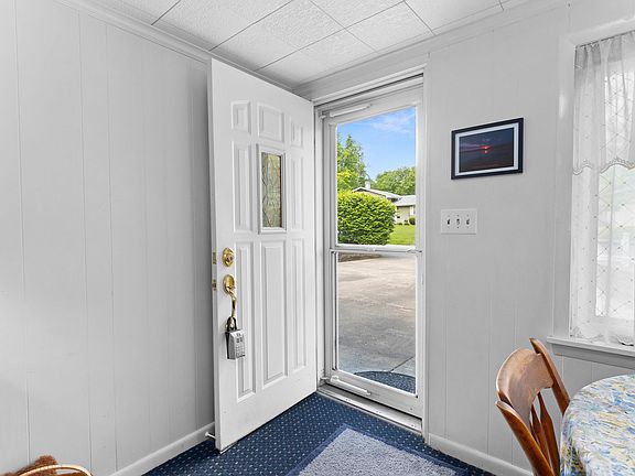 4th image of 2814 W Brookside Dr