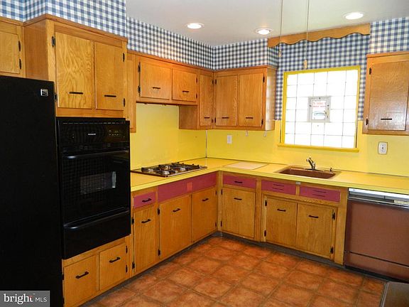 5th image of 2317 Oakmont St