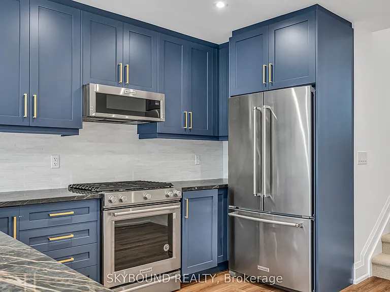 323 Mortimer Ave #B — Photo 5