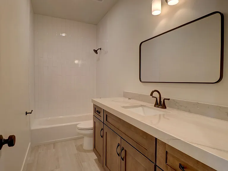 4021 Boardwalk Rd — Photo 10