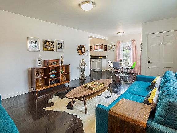 3rd image of 6535 McLennan Ave