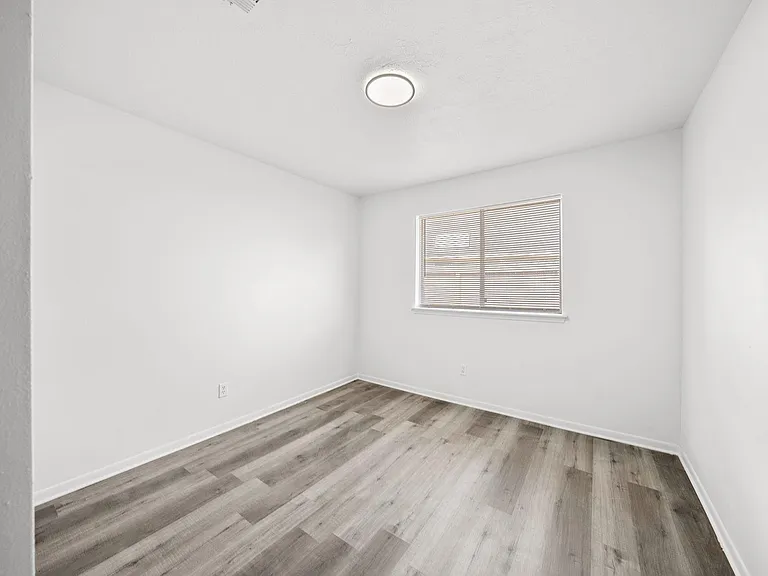 1022 Western Meadows Dr — Photo 12