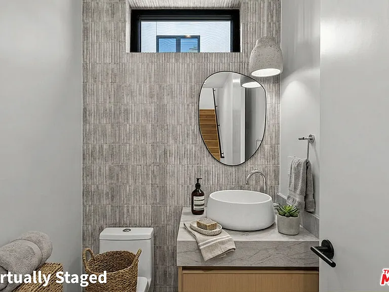 428 Arnaz Dr — Photo 14