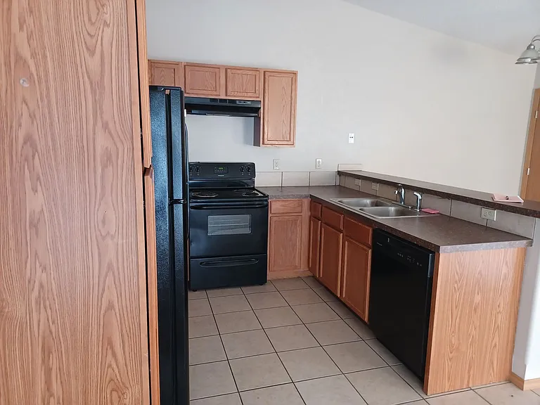 137 N Kessler St — Photo 4
