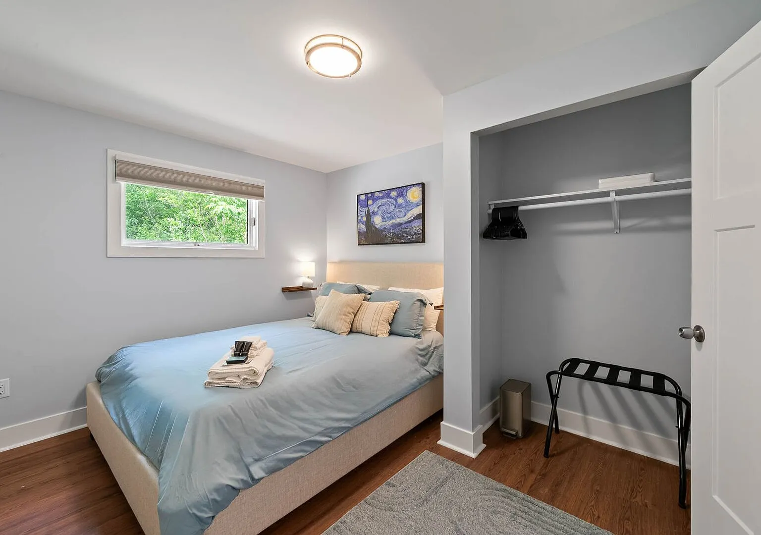 Spacious Lake Geneva Retreat Near Downtown Available for Monthly & Mid-Term Rentals — Photo 3