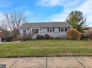 72 Mountain Blvd, Wernersville, PA 19565