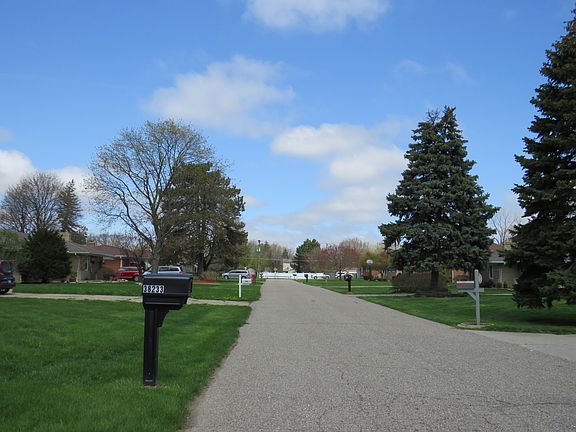 4th image of 38217 Medville Dr