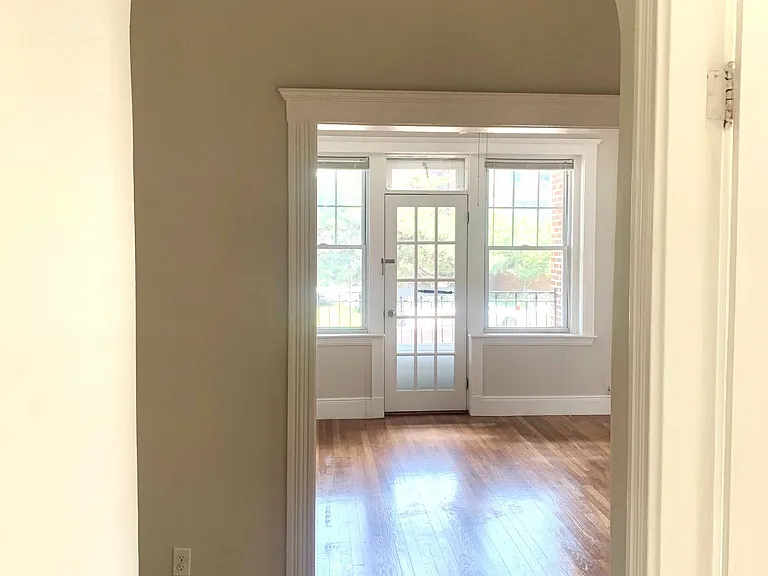 339 S Huntington Ave #6 — Photo 3