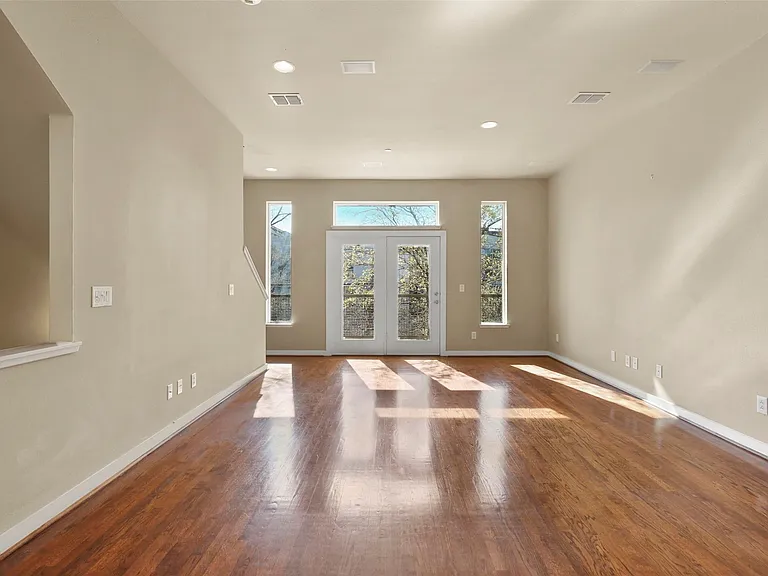 3800 Holland Ave #4 — Photo 16